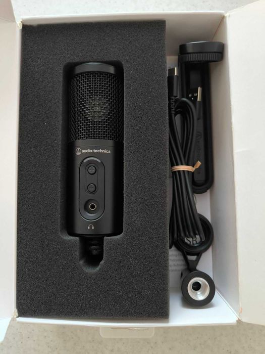 Професионален микрофон за студио, подкаст, гейминг. Като нов
