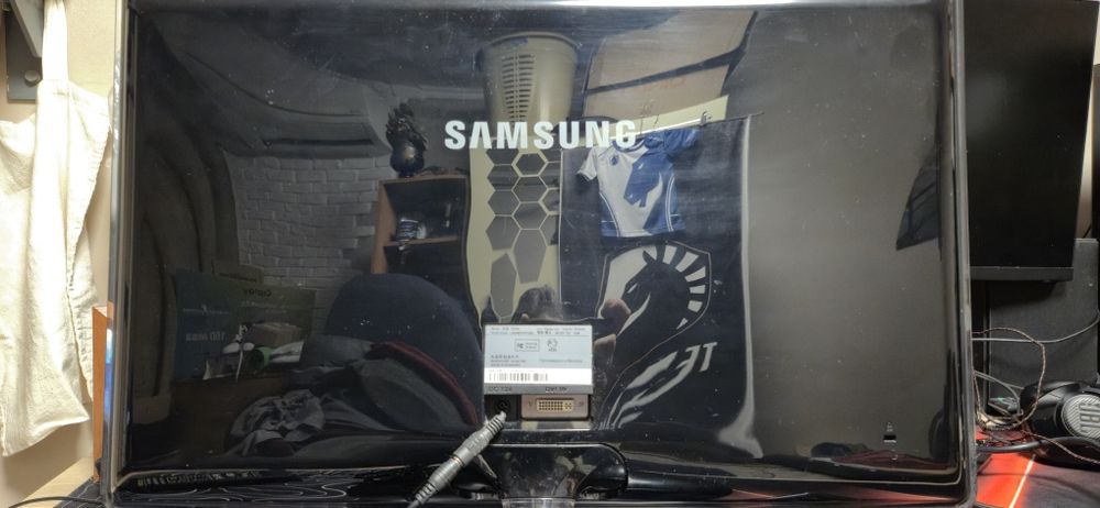 Монитор Samsung SyncMaster P2370