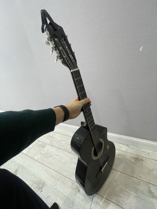 Продаю гитару класический