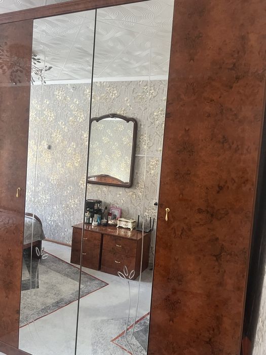 Продам спальный гарнитур