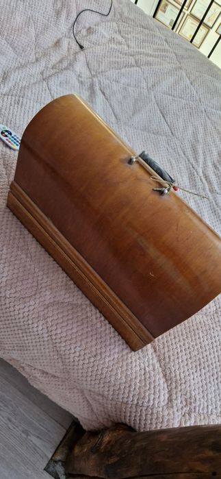 Старинна шивашка машина