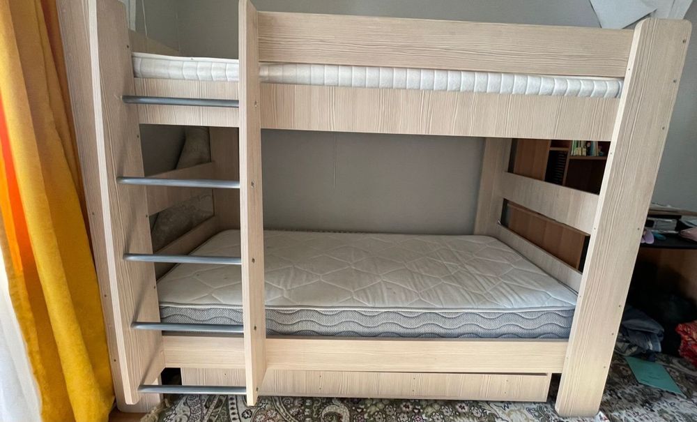 ПРОДАМ двухярусную кровать