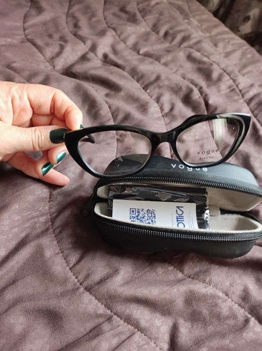 Нова рамка за диоптрични очила Vogue