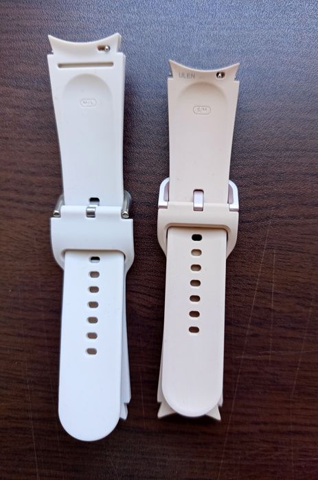 Samsung Galaxy Watch 4 (40mm) + МЕГА КОМПЛЕКТ (3 каишки + 3 кейса + 5 стъкла)