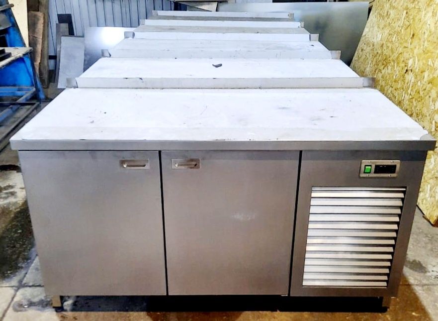 Холодильный охлаждаемый стол холодильник