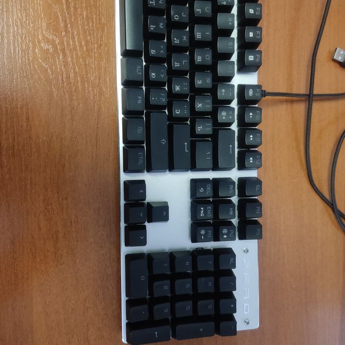 Продам клавиатуру