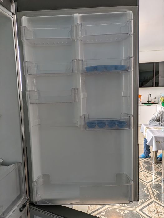 Продам холодильник LG