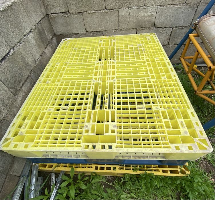 Поддон/ паллет пластиковый