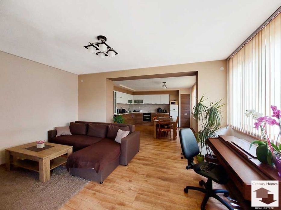 Продава се Четиристаен апартамент в Велико Търново, Център - 136 кв.м за 2028 €/кв.м - Снимка #1