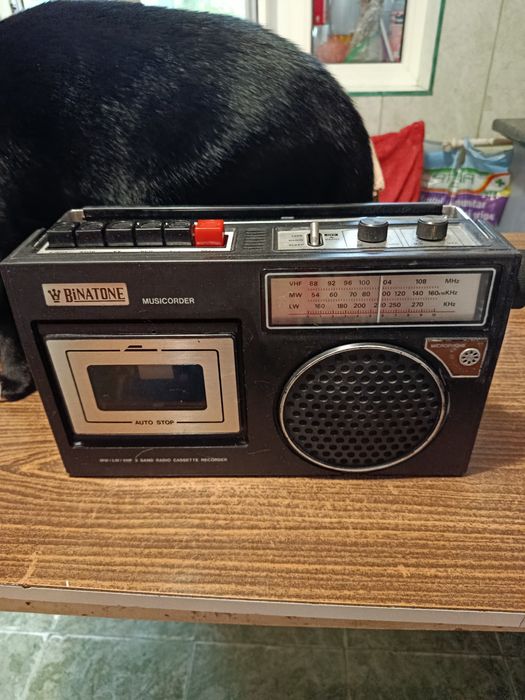Vând radio casetofon