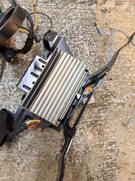 Modul combox bn2000 bmw e90 e91 e60 e61 e87 e81 e70 e71 amplificator hi fi bmw e90 e91 e92 e93 e87 e81