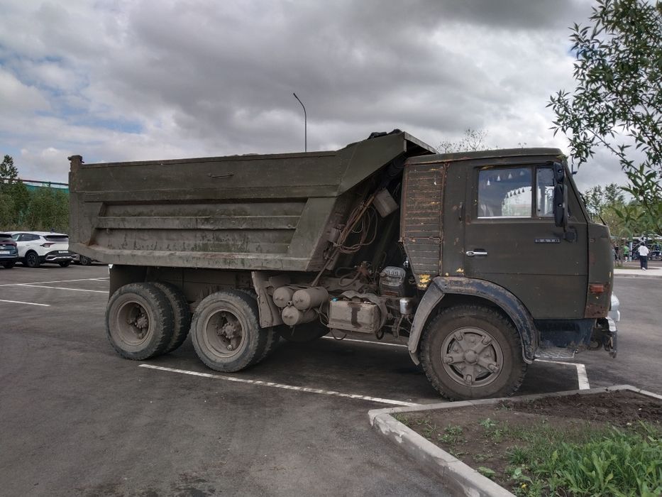 Ассалаумағалейкум срочно КАМАЗ сатылады.