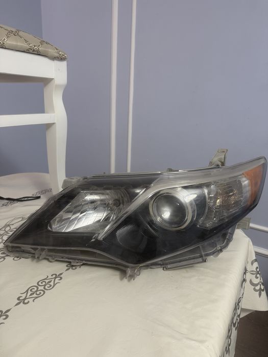 Продается фары камри 50 левый передний буу и левый задний новый