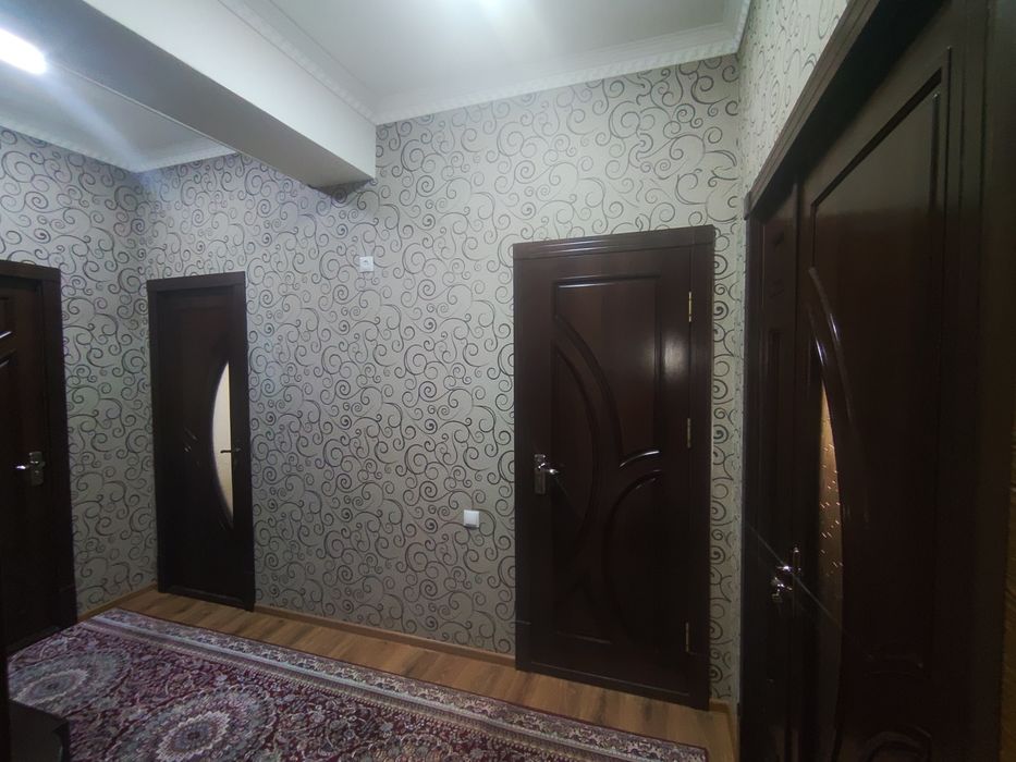 Сдаётся 2х комнатная квартира в центре города.