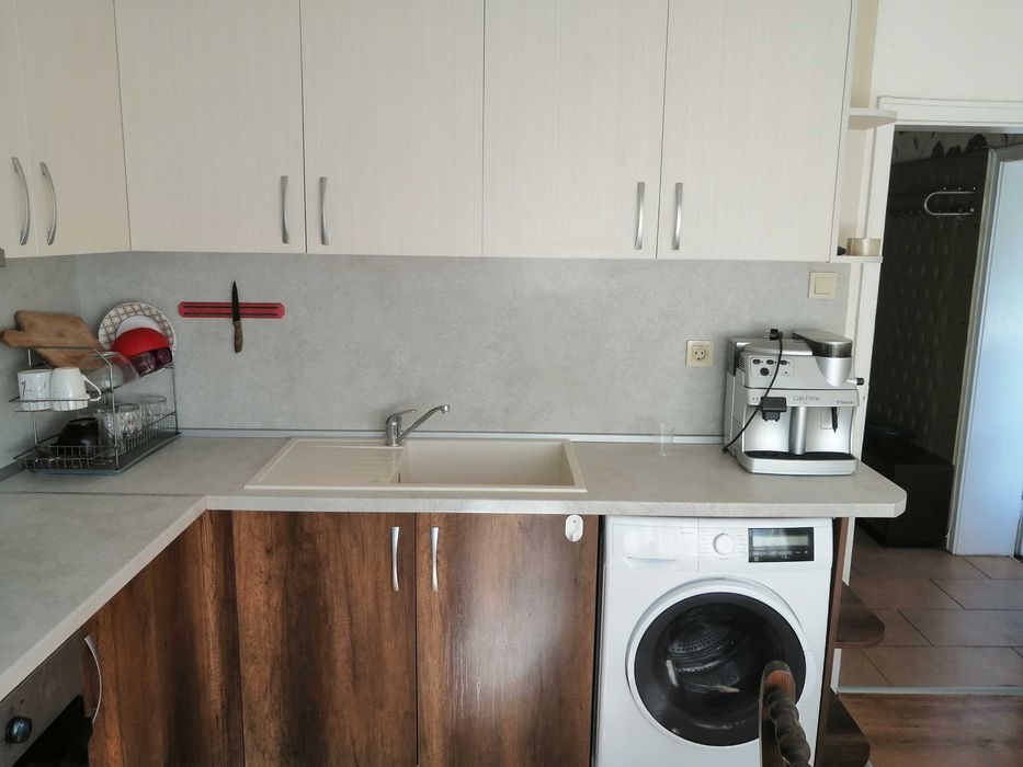 Дава се под наем Тристаен апартамент в Димитровград - 86 кв.м за 204 € - Снимка #2