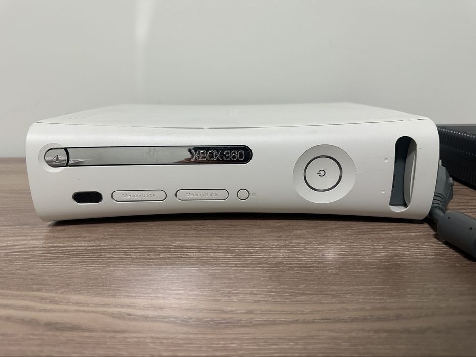 Xbox 360 с 28 игри