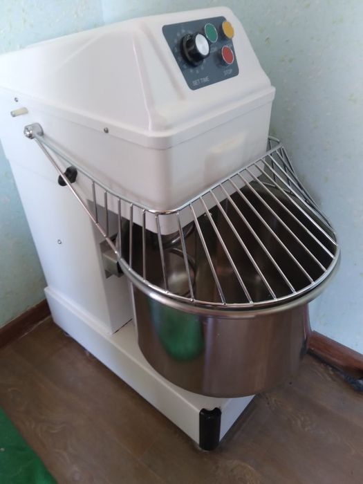 Тесто мешалка. Хамир кориш учун мулжалланган ускуна