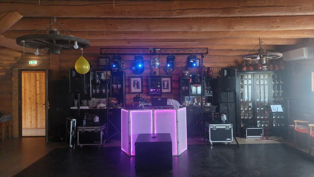 Mobilier stalpi de lumini panou dj