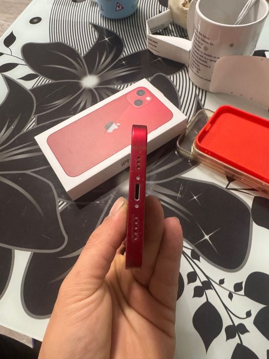 iPhone 13 128gb red
