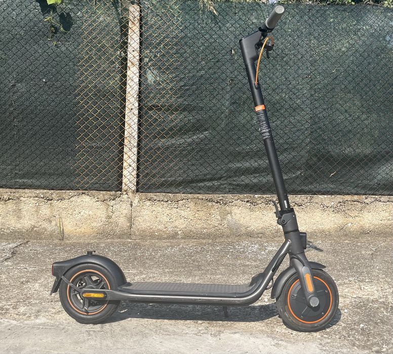 Електрическа тротинетка Ninebot F40E