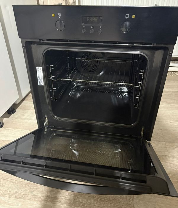 Vând plita și cuptor zanussi