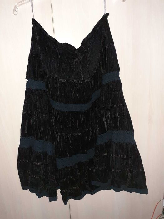 Fusta din catifea si dantela