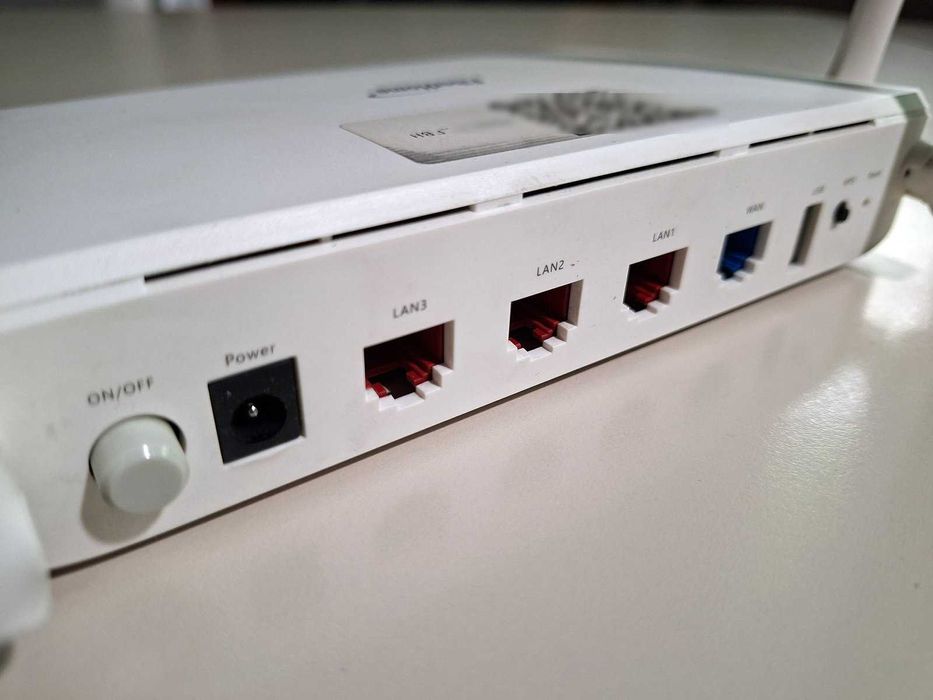 Router Fiberhome SR1041Y Digi Romania - 3 x 1000Mbps LAN / WiFi 2.4 GHz + 5GHz