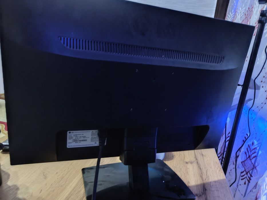 Монитор Samsung(НЕ РАБОЧИЙ)