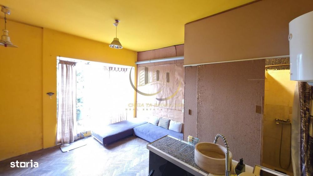 Garsoniera la casa