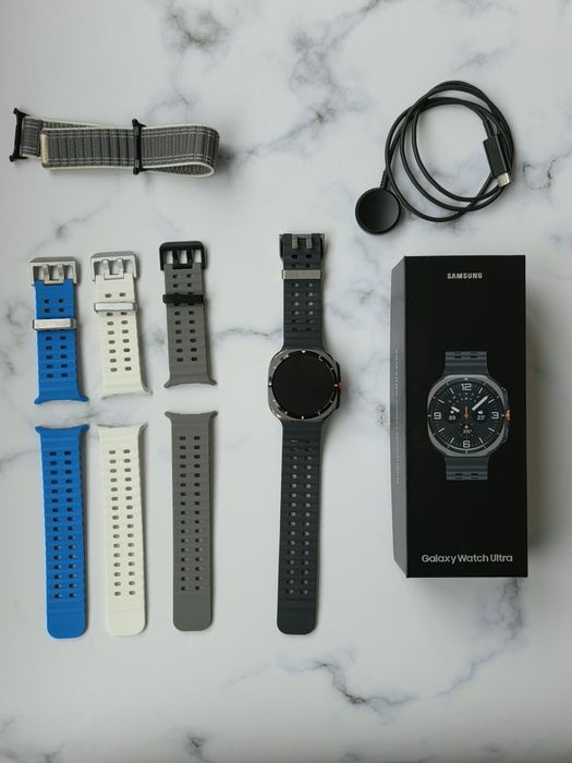 Samsung Galaxy Watch Ultra, 47 мм, LTE, Titanium Silver + 4  допълнителни каишки