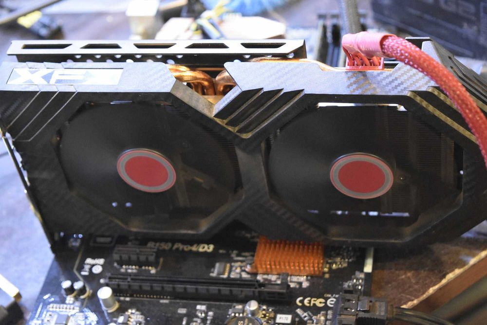 Видео карта 4 GB XFX Radeon RX 580 GTS 4 GB XXX Edition  в кутия