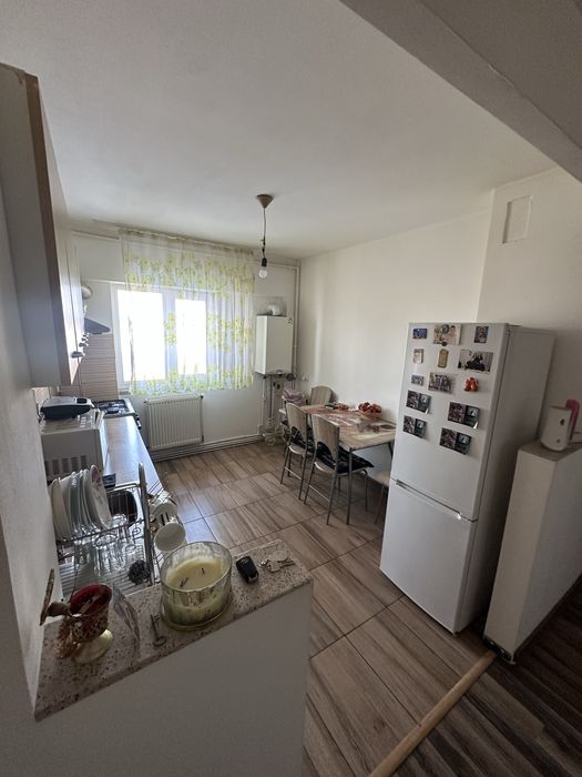 Vand apartament 3 camere