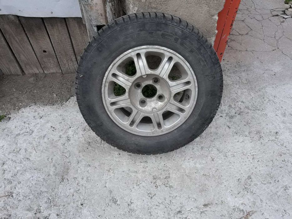 Продавам гуми с лети джанти