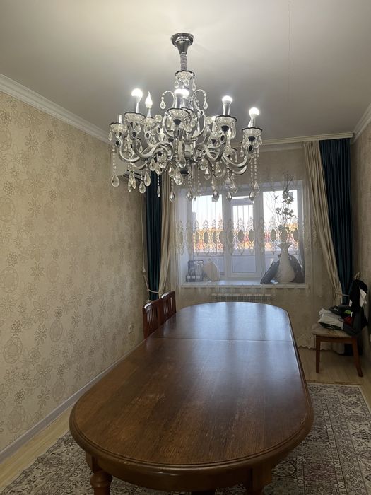 Продам Люстра, стол