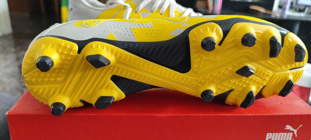 Puma Future Play JNR -Юношески обувки за футбол с бутони