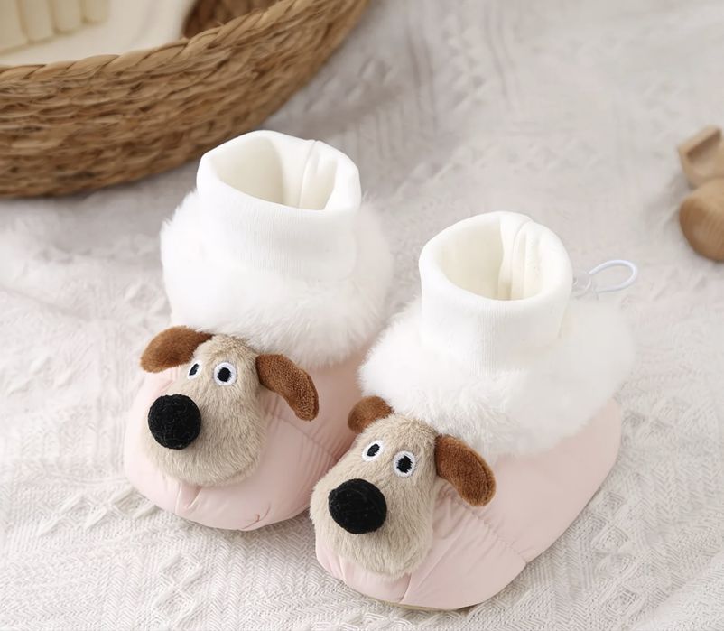 Продам комбинезон с пинетками