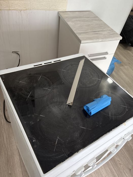 Продам плиту электрическую