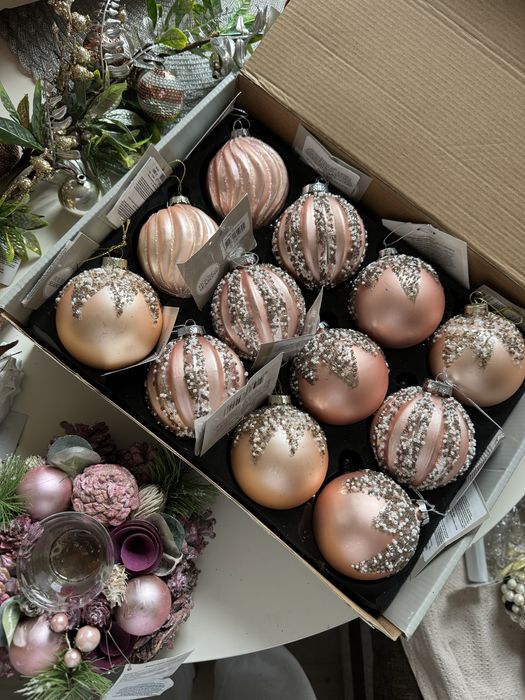 Стеклянные игрушки на елку