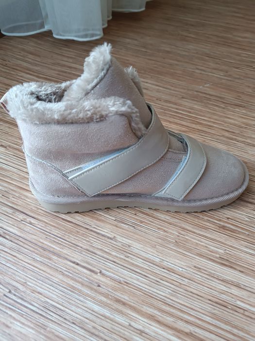 Женские зимние ботинки