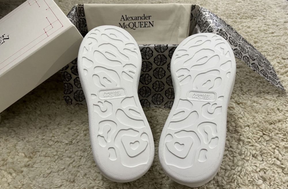 Adidasi Alexander Mcqueen exposy custom model albi negri piele naturala