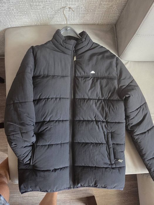 Продавам яке Ellesse