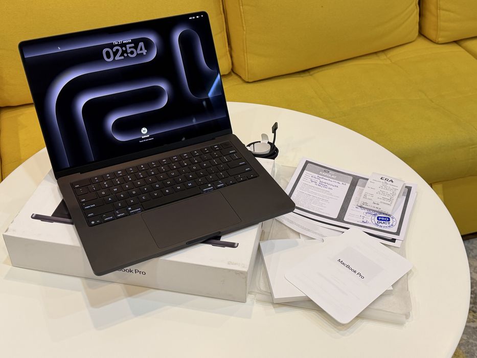 MacBook Pro 14 M5 как новый