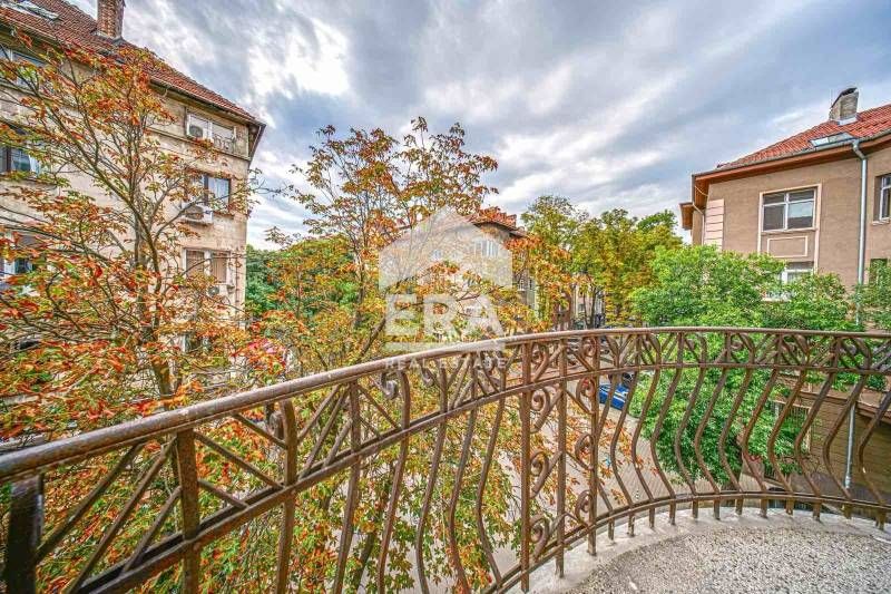 Продава се Тристаен апартамент в София, Център - 110 кв.м за 3199 €/кв.м - Снимка #9