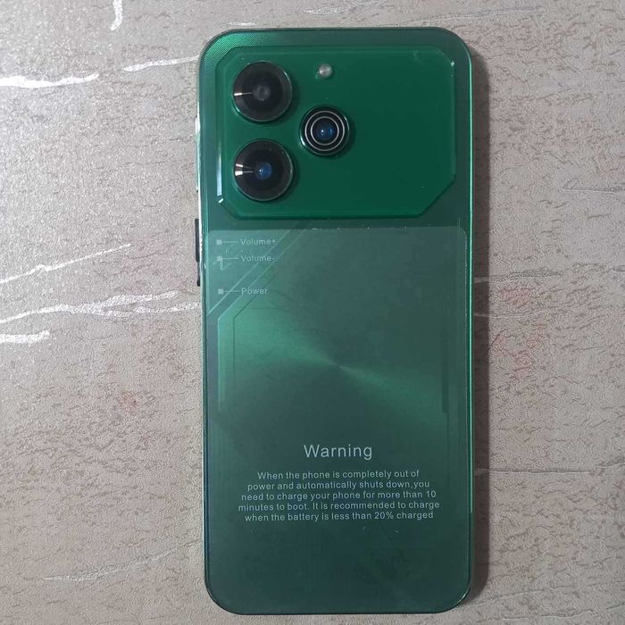 продавам телефон POVA 6 PRO