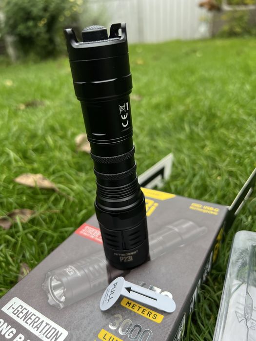 Lanterna Nitecore P23i