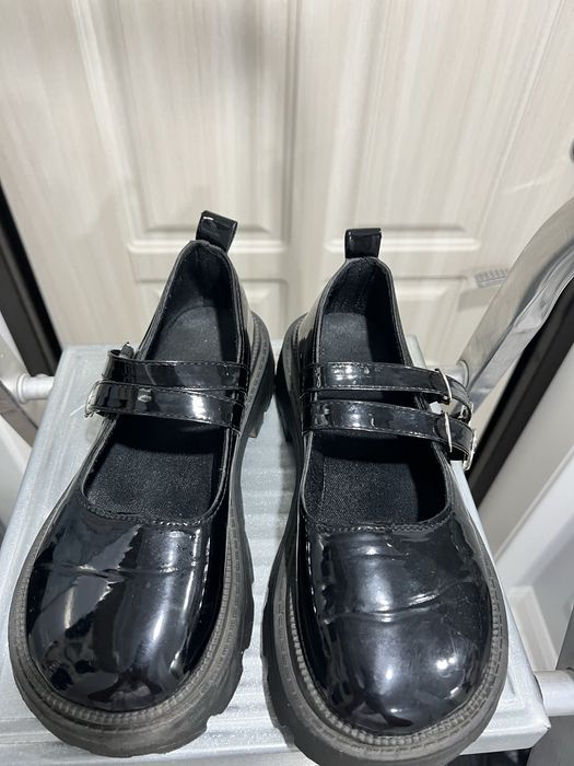 красивые лаковые туфли