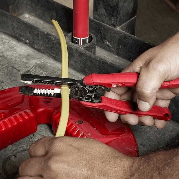 Клещи за заголване на кабели 7 в 1 Milwaukee , 0.75-6.0mm 2/150 mm