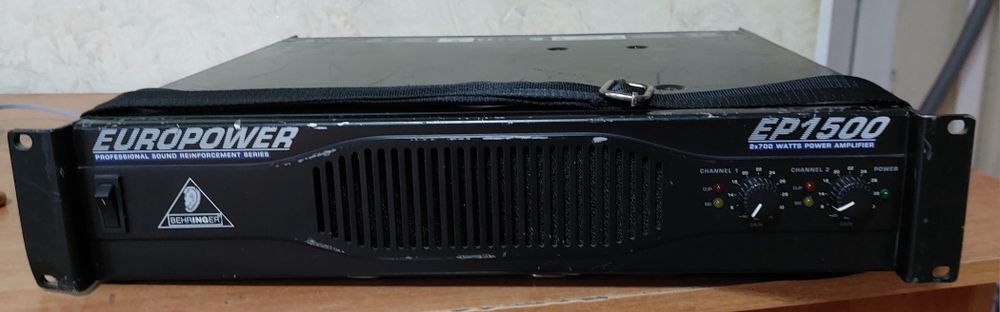 Усилитель Behringer EP-1500