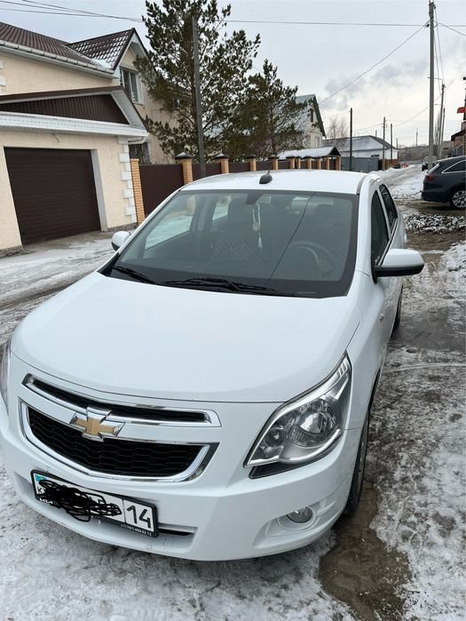 Продам машину кобальт