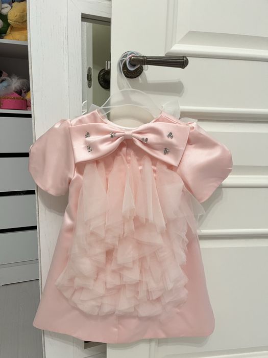 Продаю детские платья  на девочку